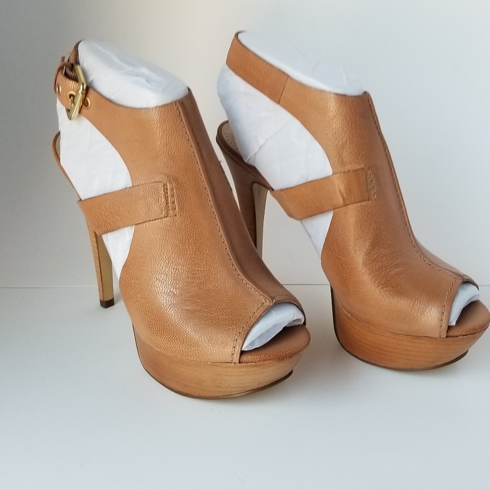 Guess Ofira Platform Heels (6) - NEW